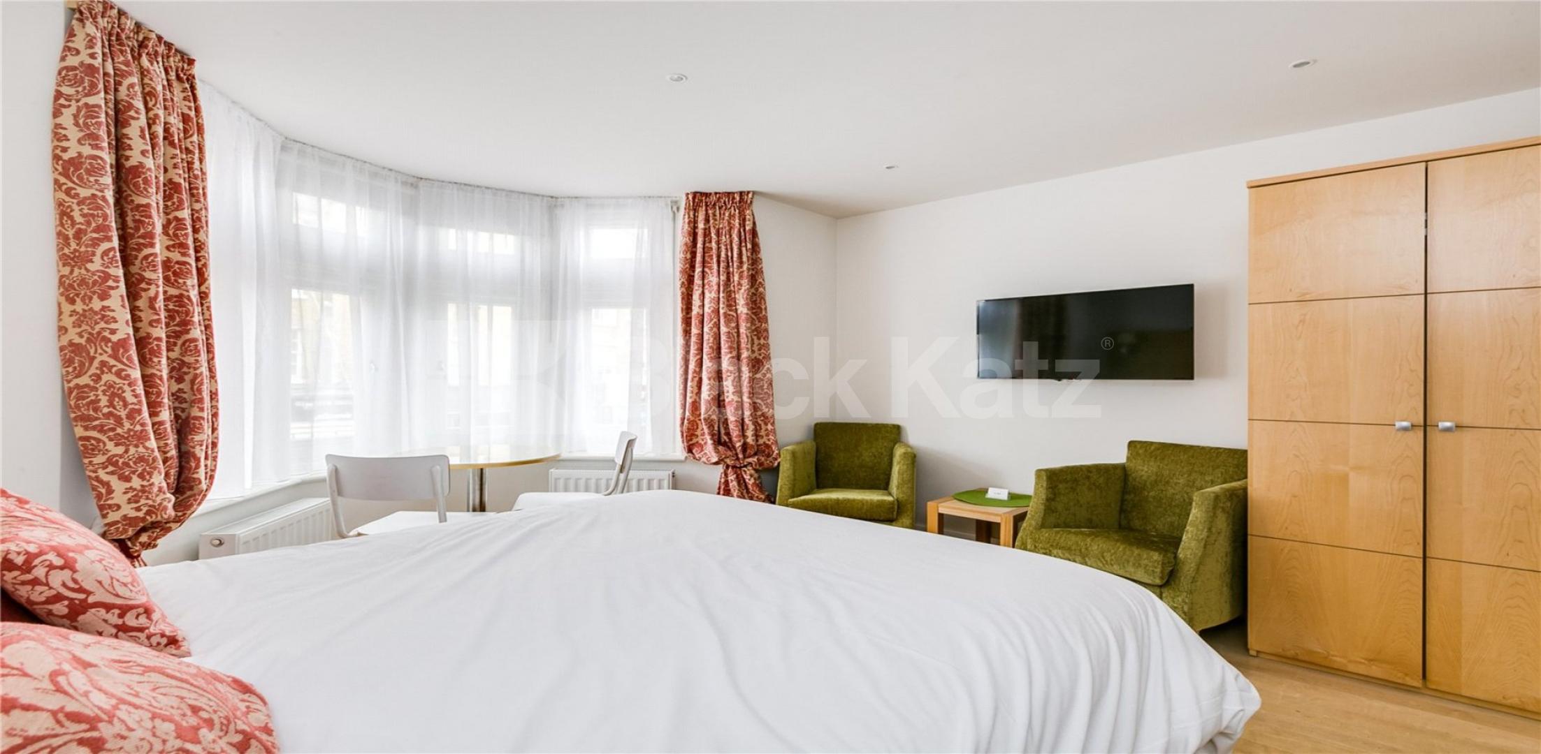 			VIRTUAL TOUR AVAILABLE!, Studio Apartment, 1 bath, 1 reception Studio			 CHAPEL MARKET N1, ANGEL